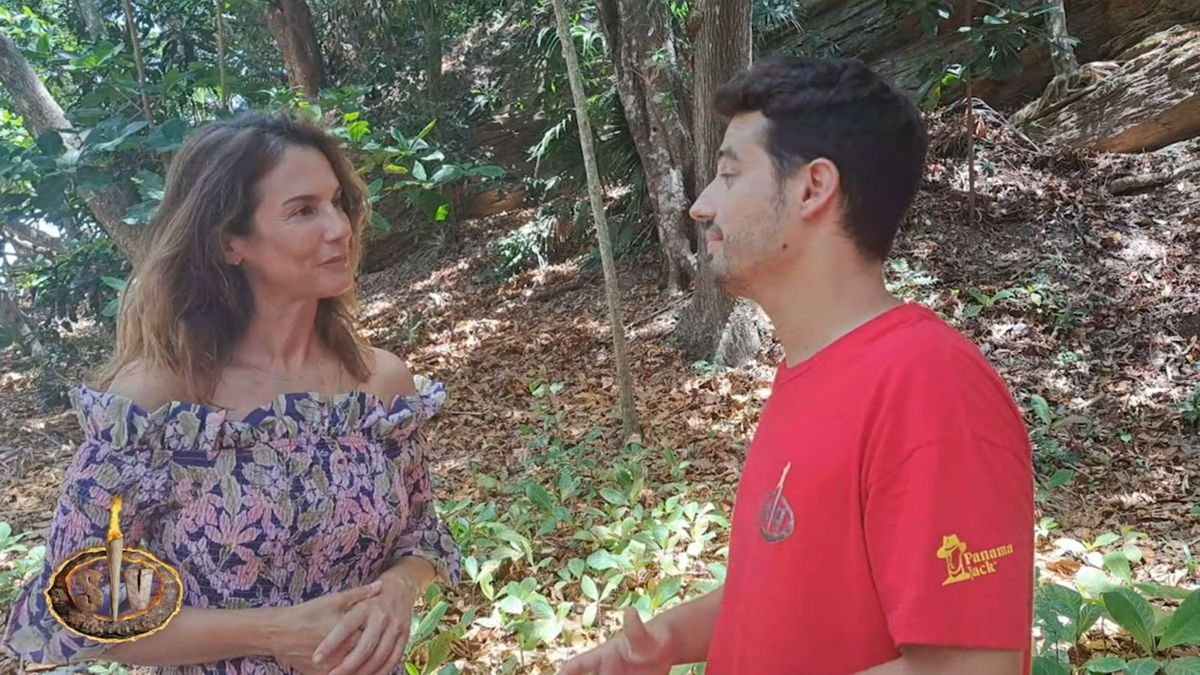 Elena Rodríguez, madre de Adara, habla con Alex Suárez