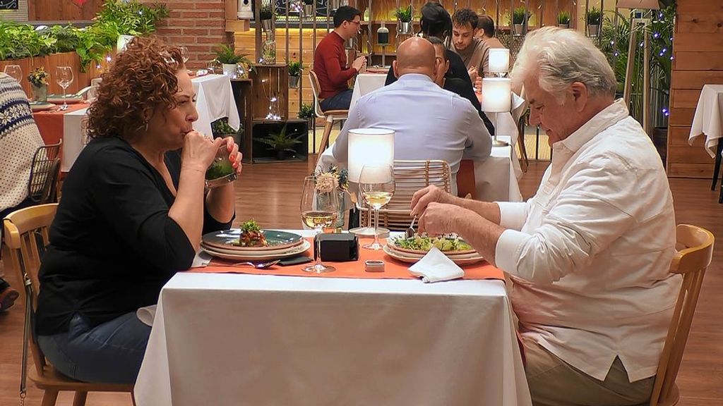 Lupe y Juan Luis durante su cita en 'First Dates'