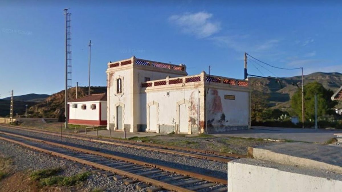 Tren en Benahadux, Almería, donde ha fallecido una joven