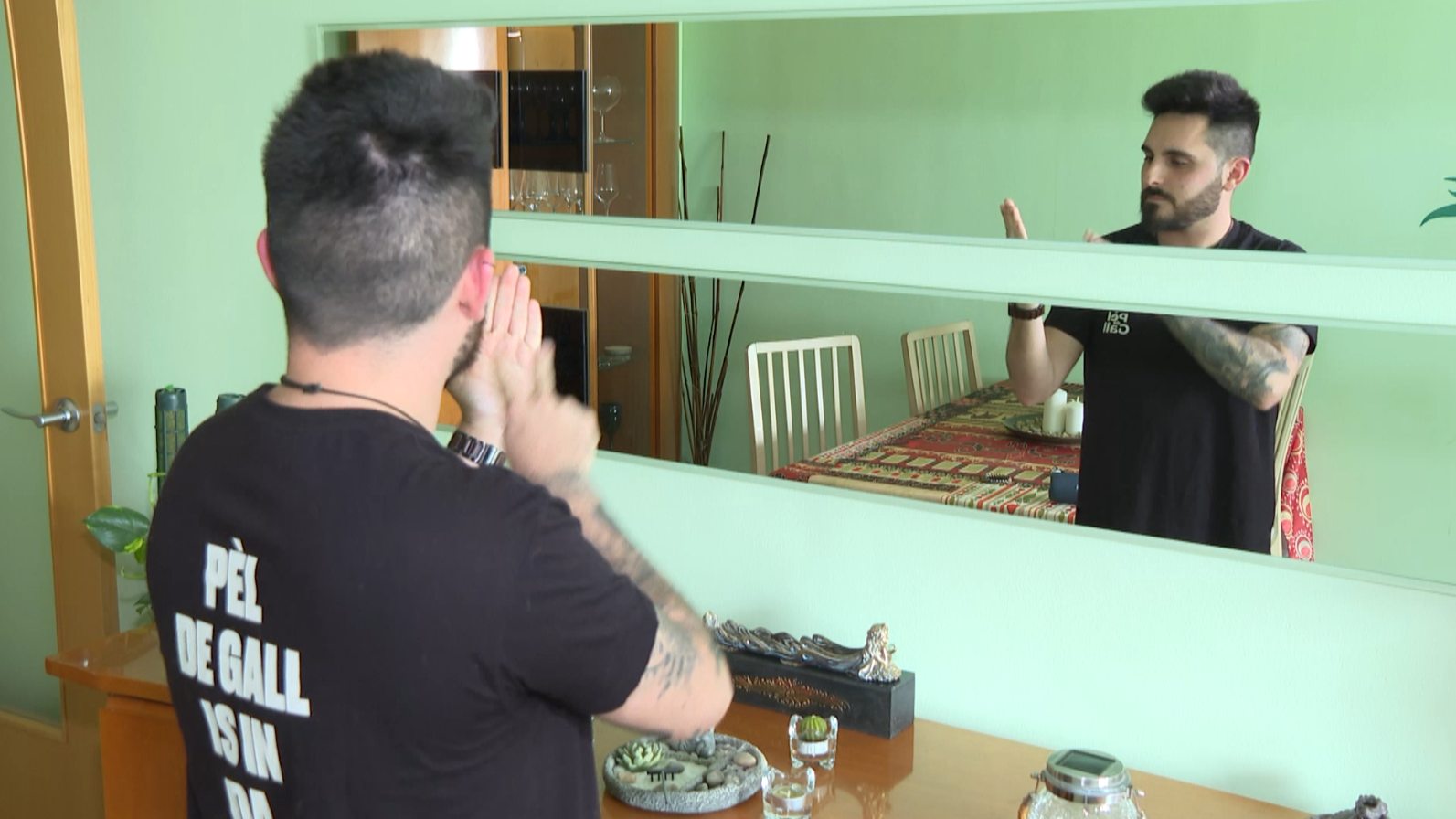 Aitor Pérez Rello, uno de los intérpretes de lengua de signos en los conciertos de Coldplay en Barcelona