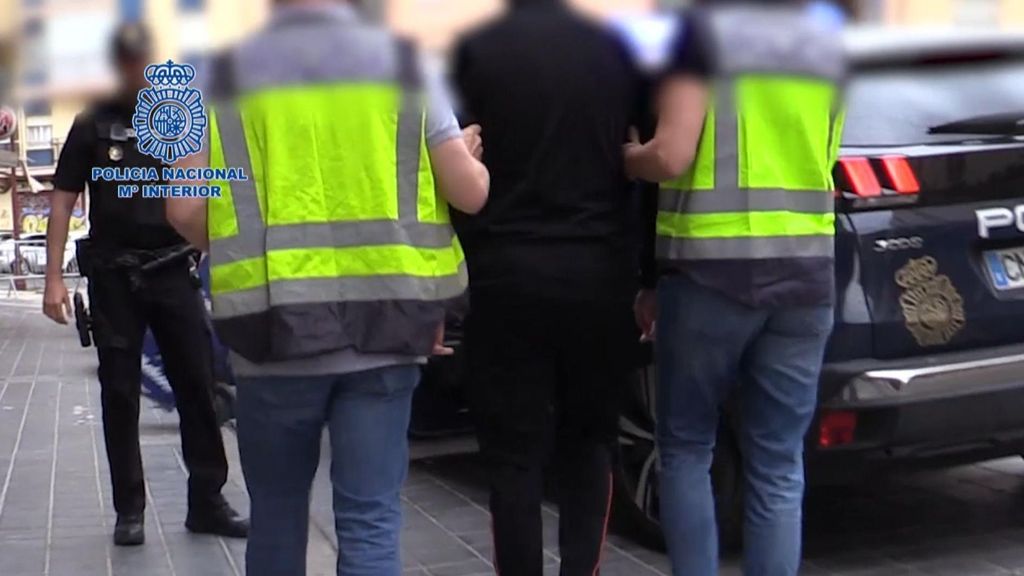 Tres aficionados detenidos en Valencia por los insultos racistas a Vinicius
