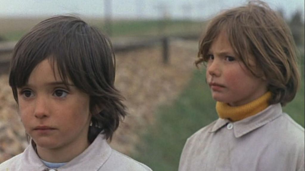 Ana Torrent e Isabel Tellería en 'El espíritu de la colmena' considerada por muchos como la mejor película española de todos los tiempos.