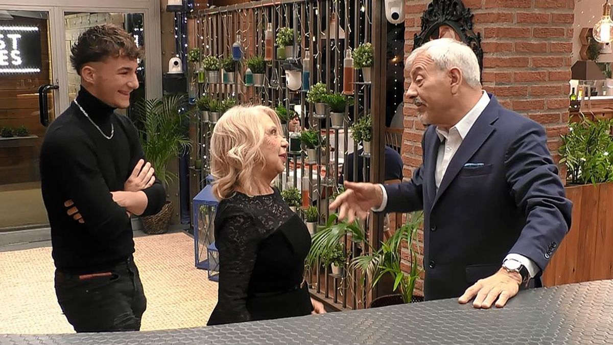 Nieves y su nieto ‘pichabrava’ revolucionan ‘First Dates’ y a Carlos Sobera: “Yo soy una pistolita, él es un cañón”