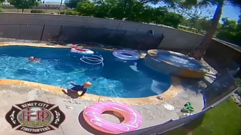 Un bebe de 1 año, a punto de morir ahogado tras caer a una piscina en Hemet, California