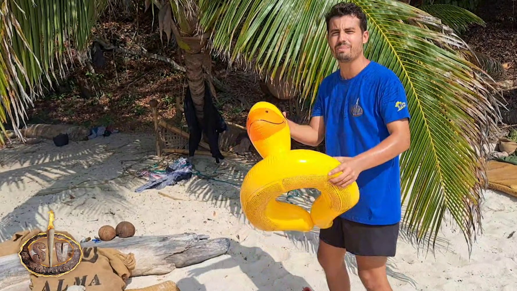 Alex con el pato de Alma