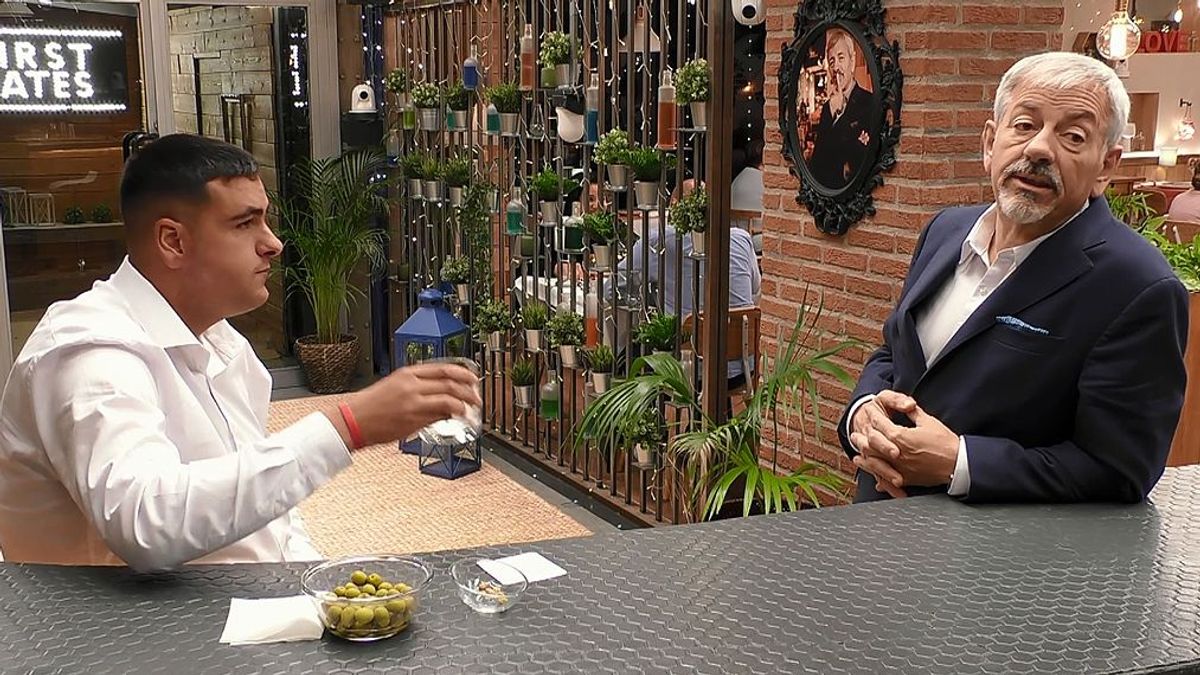 El Patica le pide unas aceitunas a Matías en ‘First Dates’: “No son del Pacífico, pero están buenas”