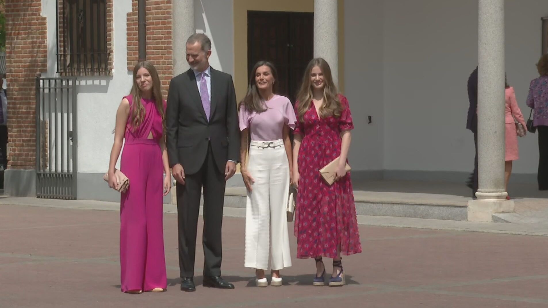 Confirmation of the Infanta Sofía, from her ‘lower out’ jumpsuit to her father, King Felipe, as godfather