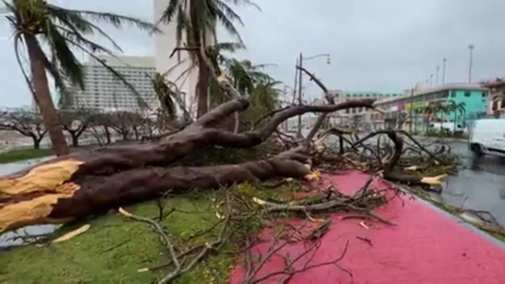 El super tifón Mawar ha barrido la isla de Guam con categoría 4