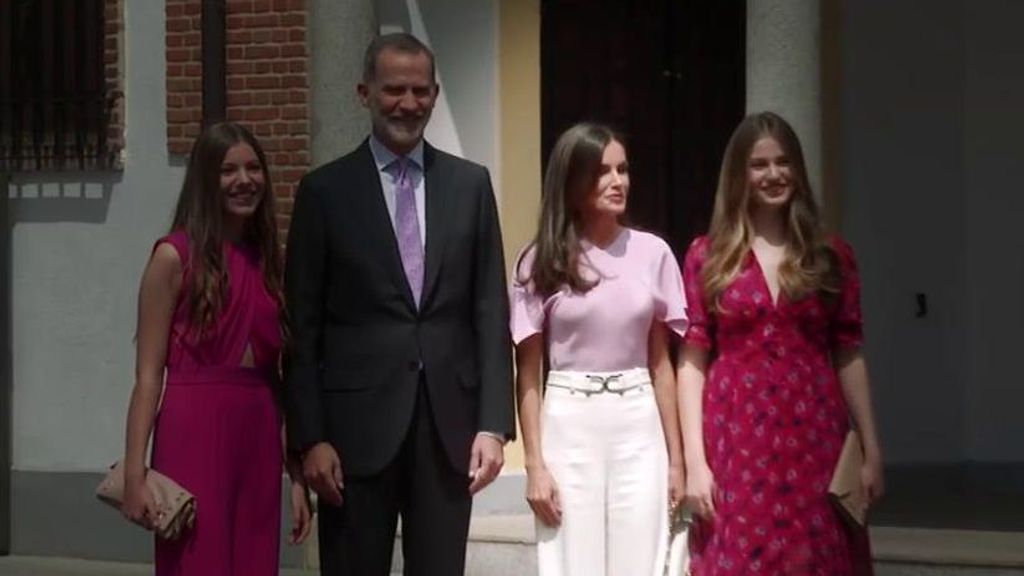 Los looks de la Familia Real en la confirmación de la infanta Sofía, a análisis: “Han roto con el dress code”