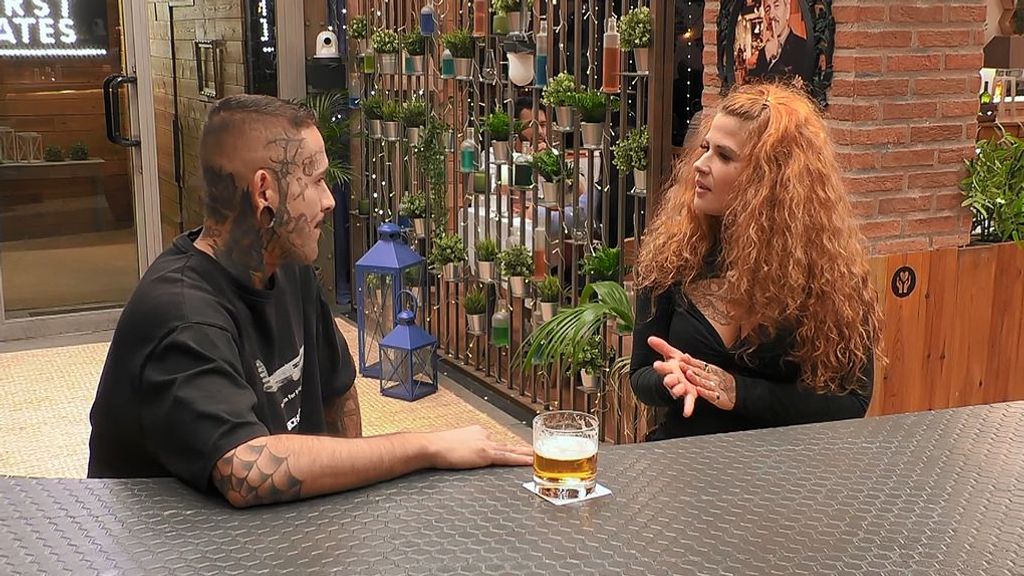 Nicolás y Sheyla durante su cita en 'First Dates'