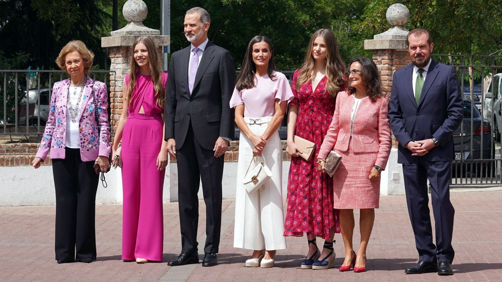 Paloma Rocasolano, la reina Sofía y Jesús Ortiz se han unido a la familia real