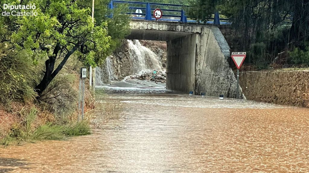 Desprendimientos y calles anegadas en Benicàssim