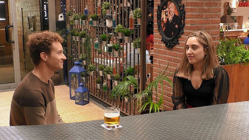 Roberto y Noelia durante su cita en 'First Dates'