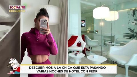 Pedri pasa tres días en una habitación de hotel con esta influencer