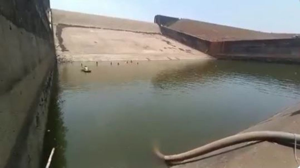 Un funcionario indio ordena vaciar un pantano para recuperar su teléfono móvil