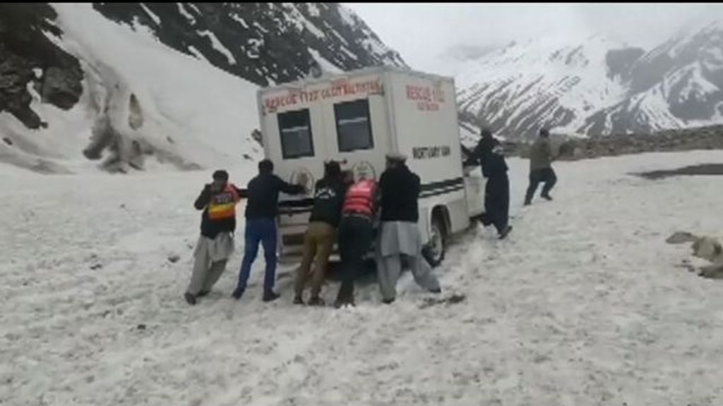 Trágica avalancha de nieve en Pakistán: hay al menos 11 muertos y 13 heridos