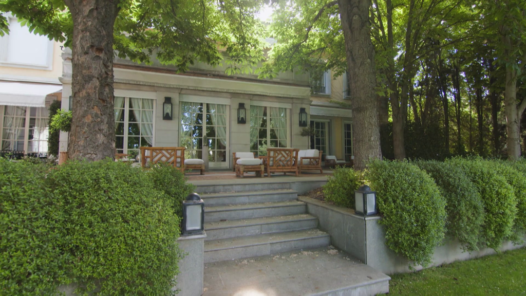 Así es la casa de Isabel Preysler en Madrid en la que se ha rodado 'Mi casa es la tuya' con Fernando Verdasco