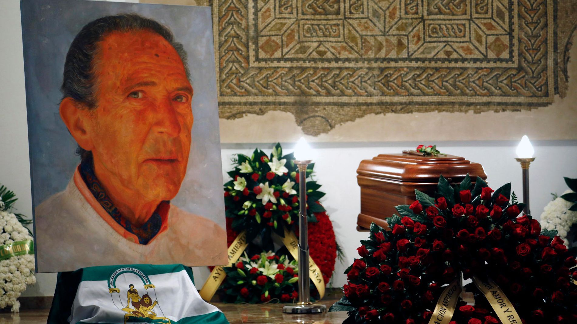 Capilla ardiente a Antonio Gala: Cientos de personas rinden homenaje al prolífico escritor