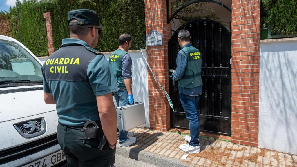 Detenido el hermano de la mujer embarazada hallada muerta junto a su hijo en su casa de Granada