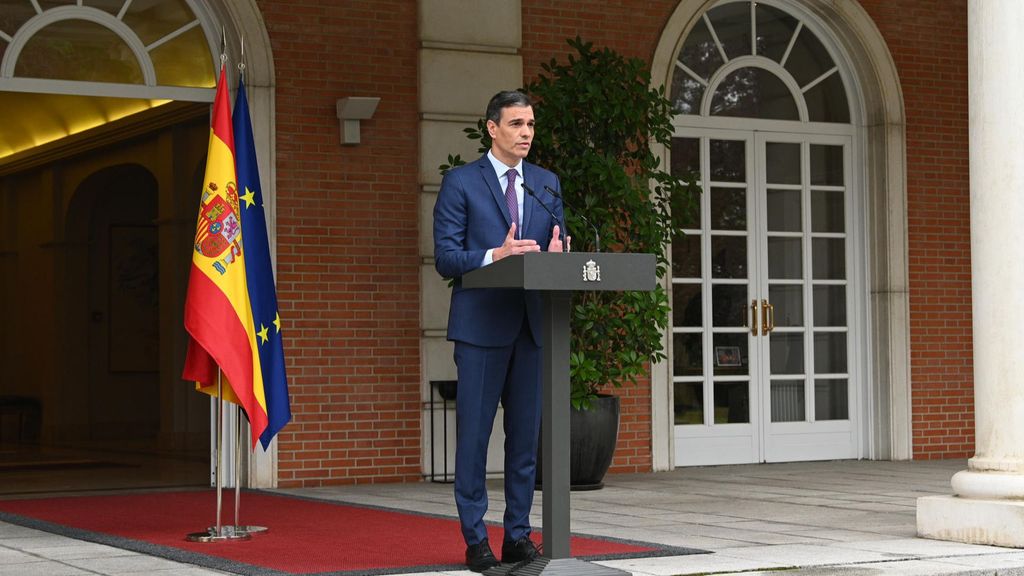 El presidente del Gobierno, Pedro Sánchez, anunciando el La Moncloa el adelanto de las elecciones al 23 de julio