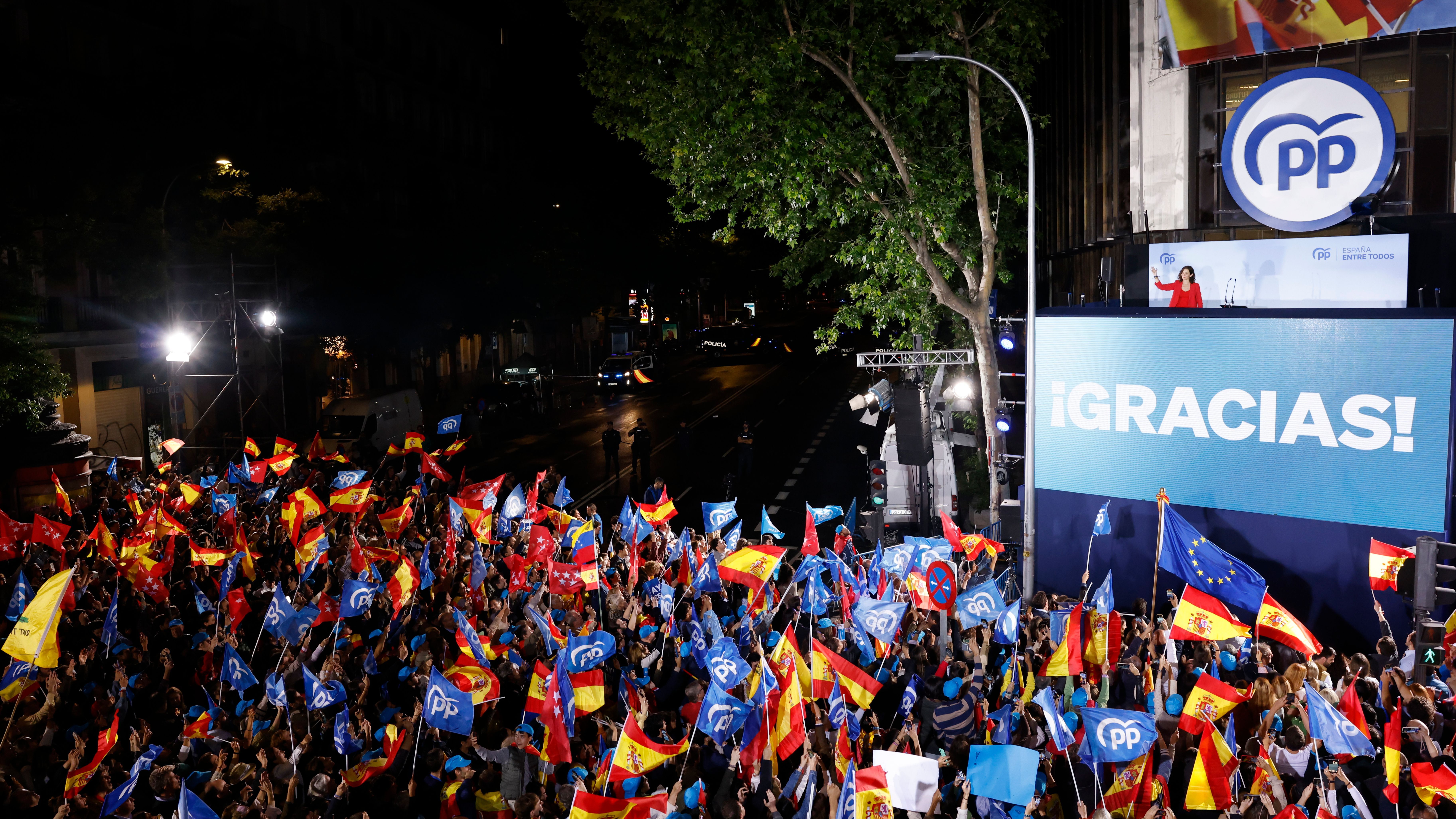 El mapa autonómico de España se tiñe de azul: el PP gana en siete comunidades y el PSOE resiste en cuatro