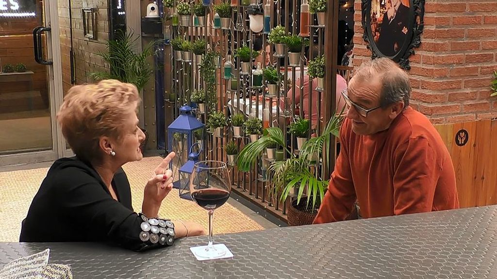 Mayte y Vicente durante su cita en 'First Dates'