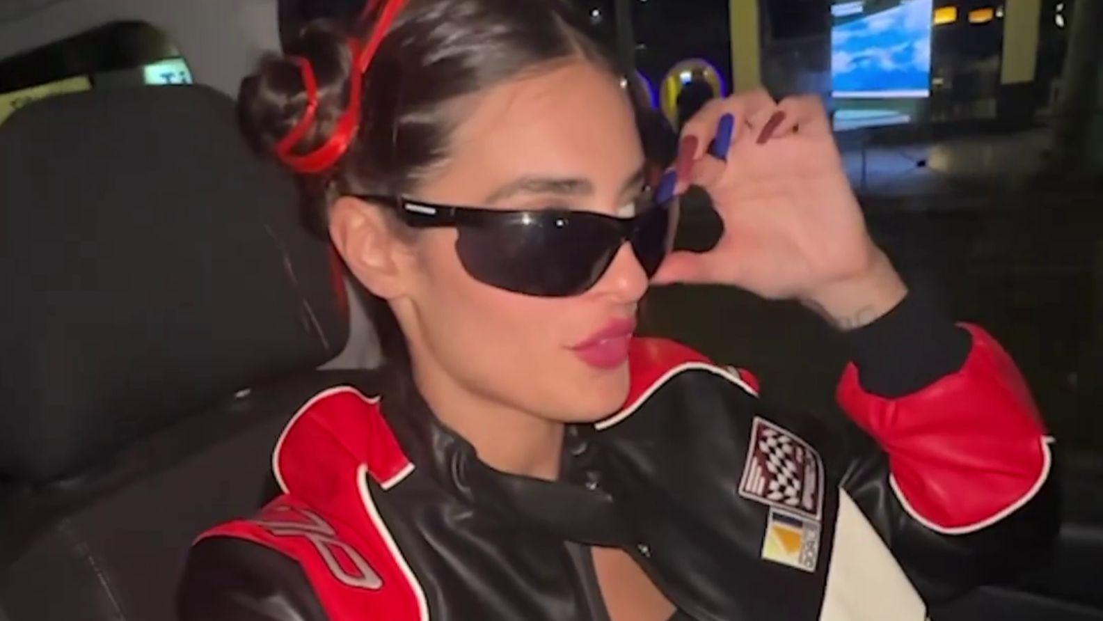 Susana Molina se disfraza de Rosalía y paraliza el centro de Madrid: "Se creen que soy ella"