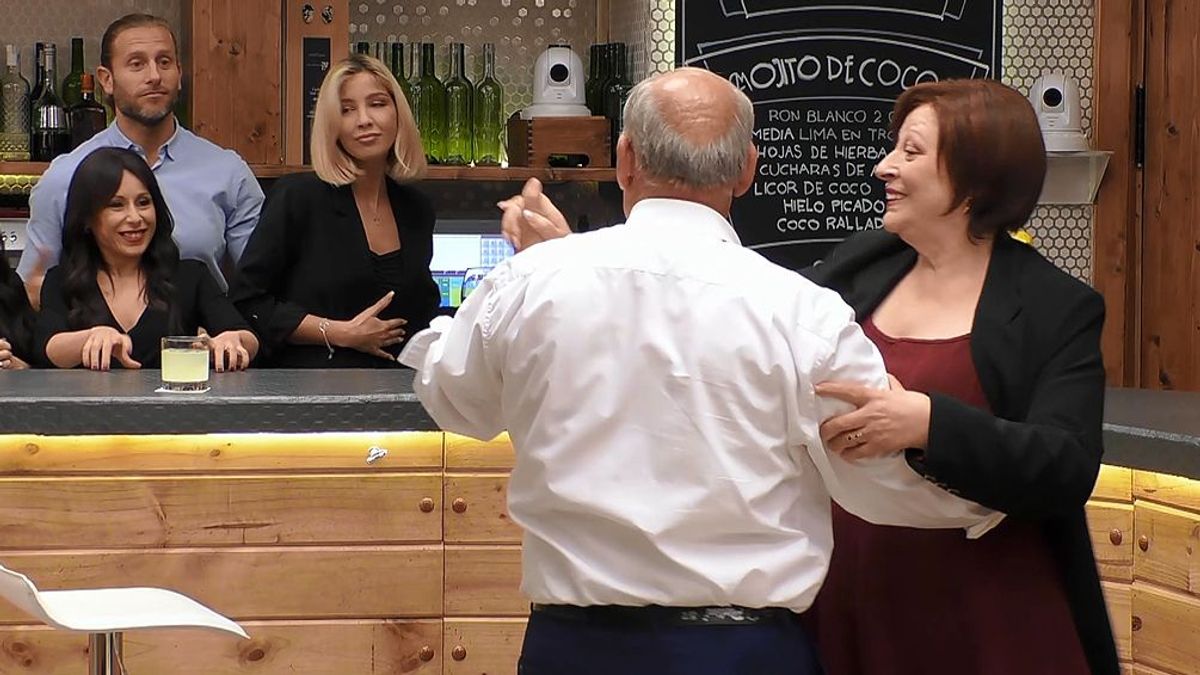 Antonio y Emiliana comienzan su cita en ‘First Dates’ bailando un pasodoble: “Si hay que ir se va”