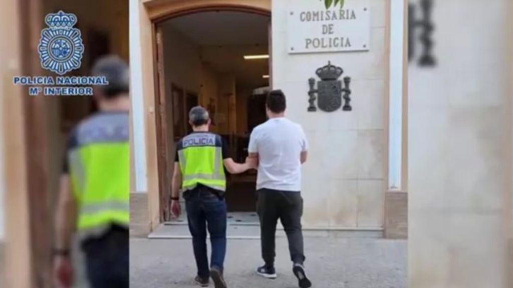 Detenido en Morón (Sevilla) por captar a niñas en TikTok simulando ser otra menor para que le enviaran fotos sexuales