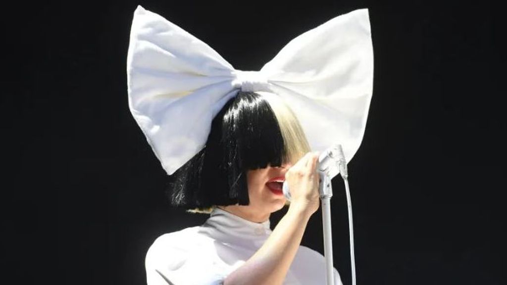 Sia, la cantante australiana de 45 años, ha contado en una entrevista que ha sido diagnosticada de TEA
