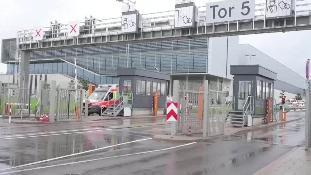 Dos muertos en un tiroteo en una planta de Mercedes Benz en Alemania