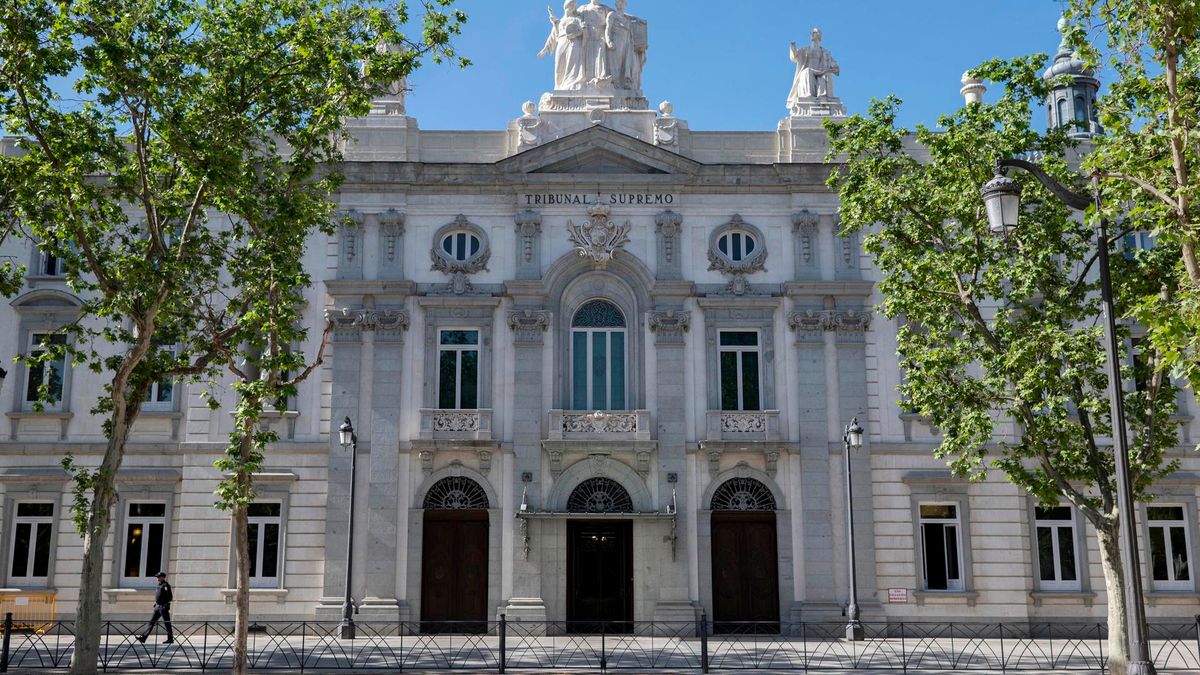 El edificio del Tribunal Supremo, donde tenía que haber asistido a declarar la exconsellera y eurodiputada de Junts Clara Ponsatí, a 24 de abril de 2023, en Madrid (España). Ponsatí estaba citada para que el instructor del 'procés', el magistrado Pablo Ll