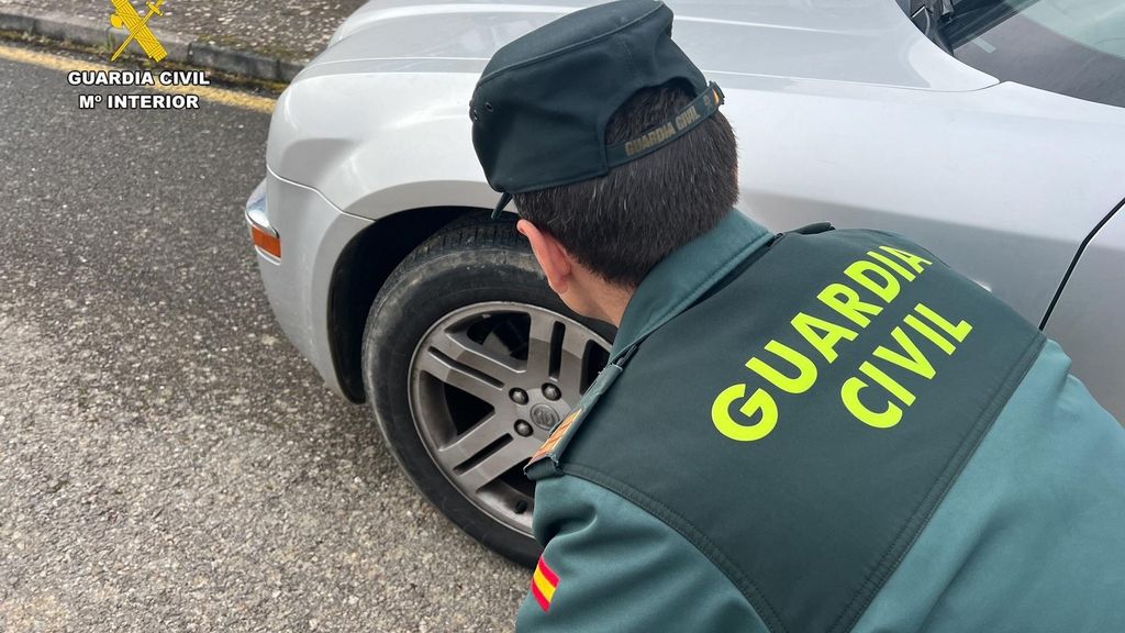 Archivo - Un agente de la Guardia Civil. Archivo.
