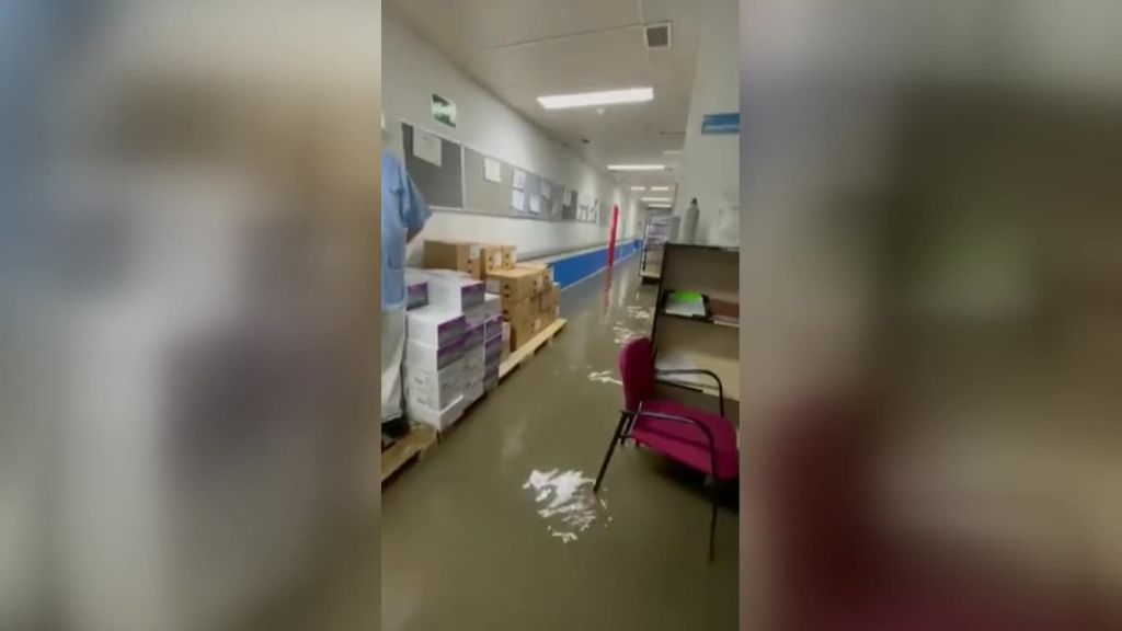 Los sanitarios de Madrid culpan la gestión de Ayuso del Tsunami que inunda el hospital Ramón y Cajal