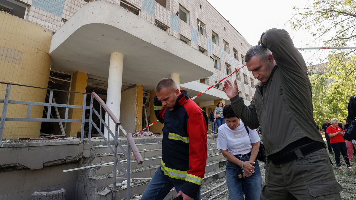 At least three people killed in overnight missile attack on Kyiv