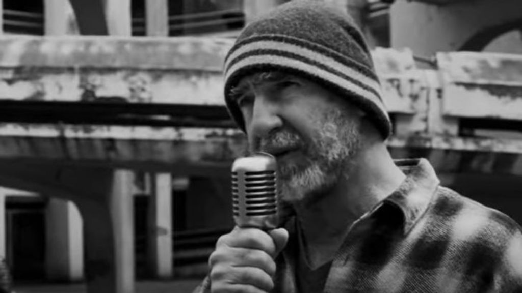 Fotograma del video oficial de 'The friends we lost' primer single de Cantona. La gente quiere más.