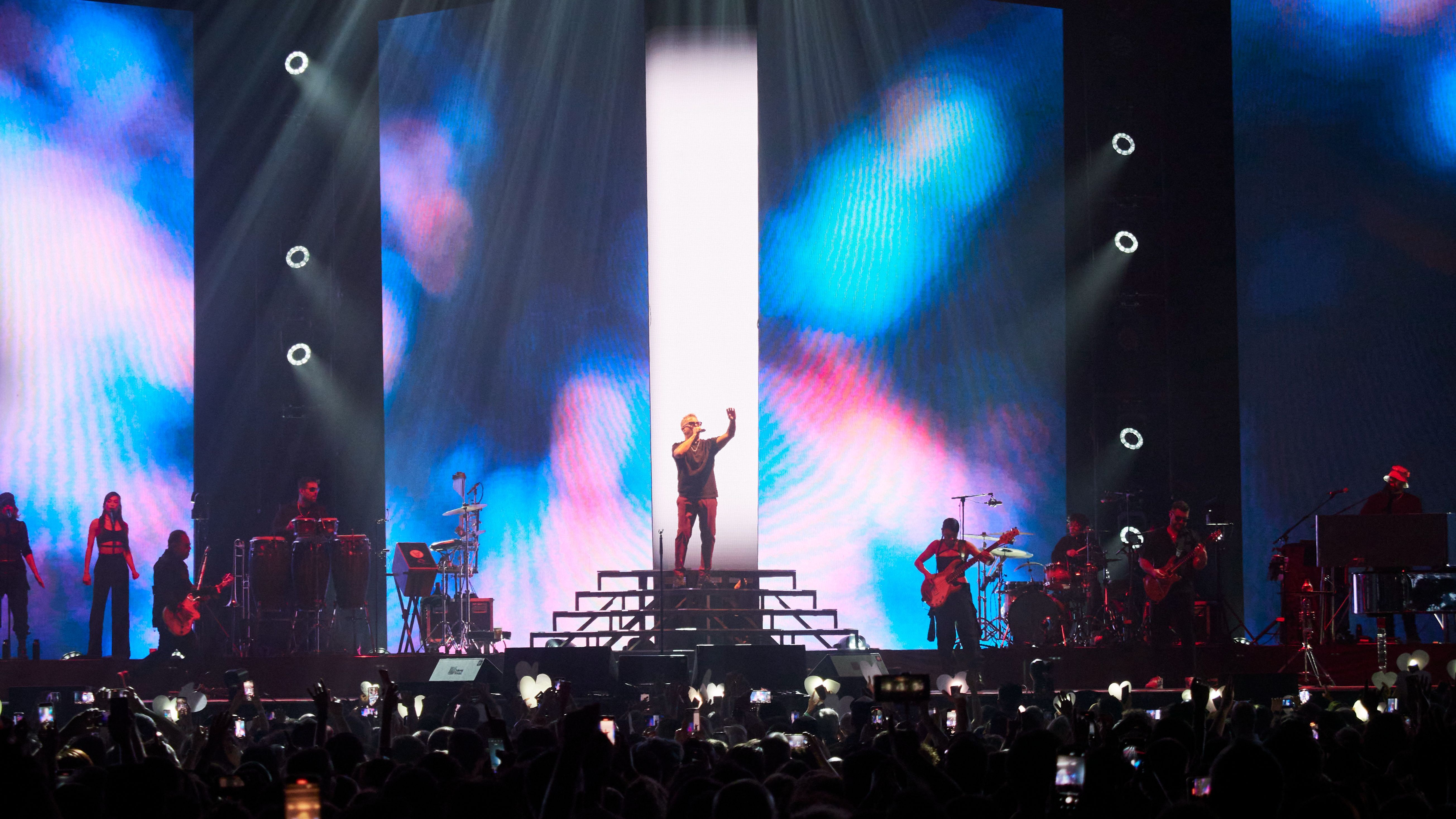 Alejandro Sanz opens up on the channel in his final live performance