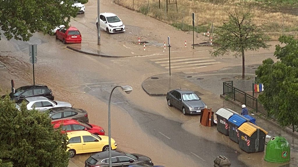 Una tormenta provoca inundaciones y balsas de agua en varios puntos de Granada