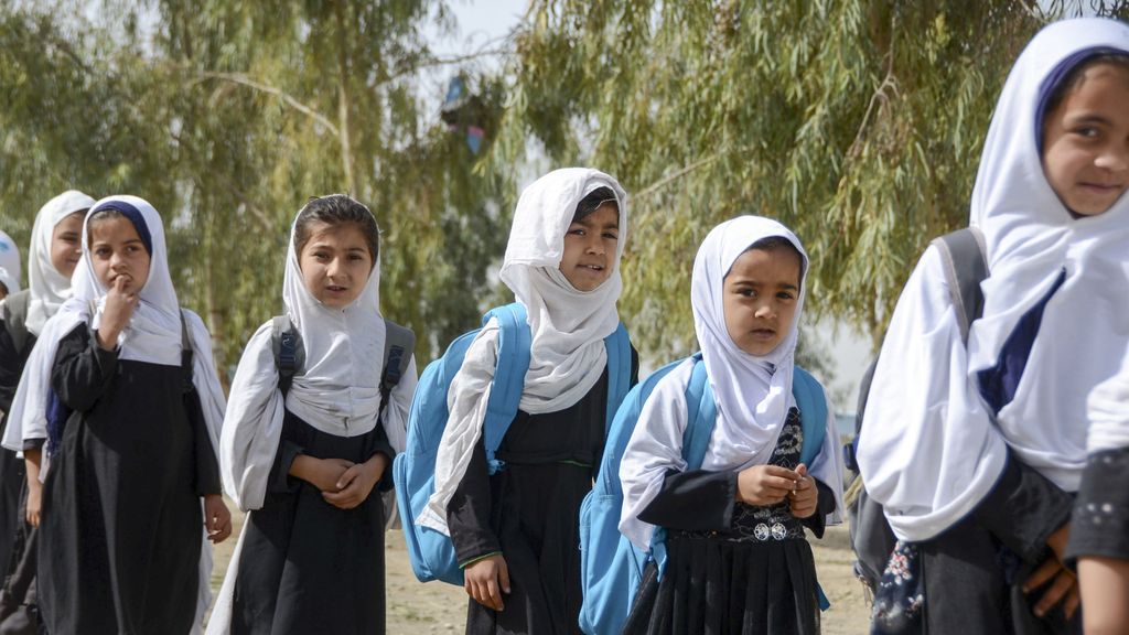 EuropaPress 4571195 ninas afganas linea ir colegio provincia kandahar