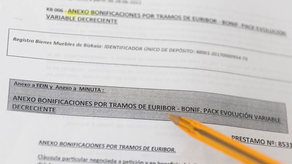 EuropaPress 5057304 documentacion firma hipoteca 15 marzo 2023 madrid espana euribor 12 meses
