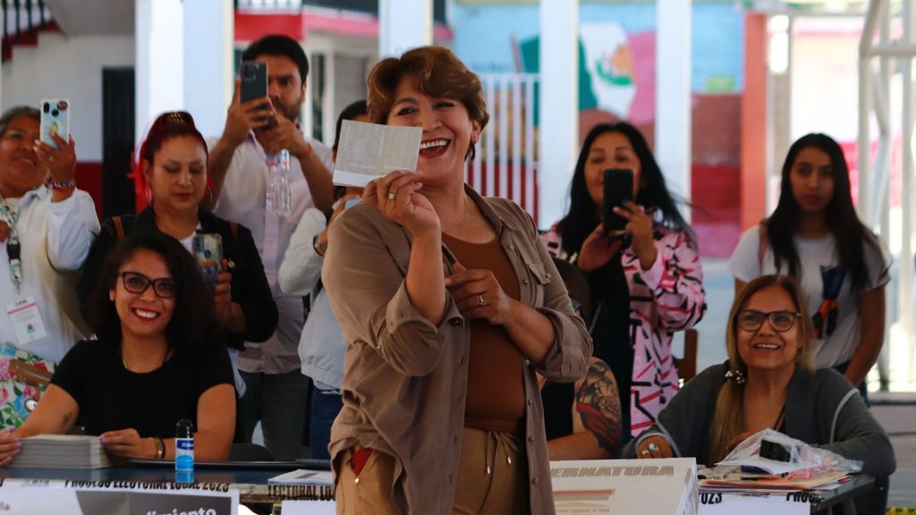 La candidata a gobernadora del Estado de México por el partido Morena, Delfina Gómez