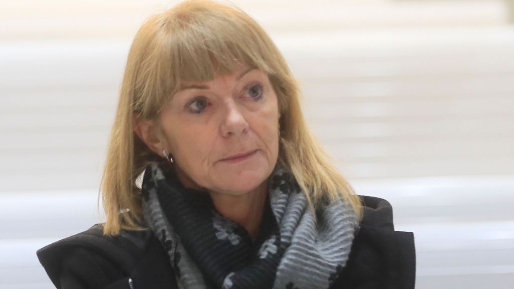 La etarra Carmen Guisasola, en diciembre de 2022, durante el juicio en la Audiencia Nacional por el asesinato del policía Ignacio Pérez, en Galdácano (Vizcaya).