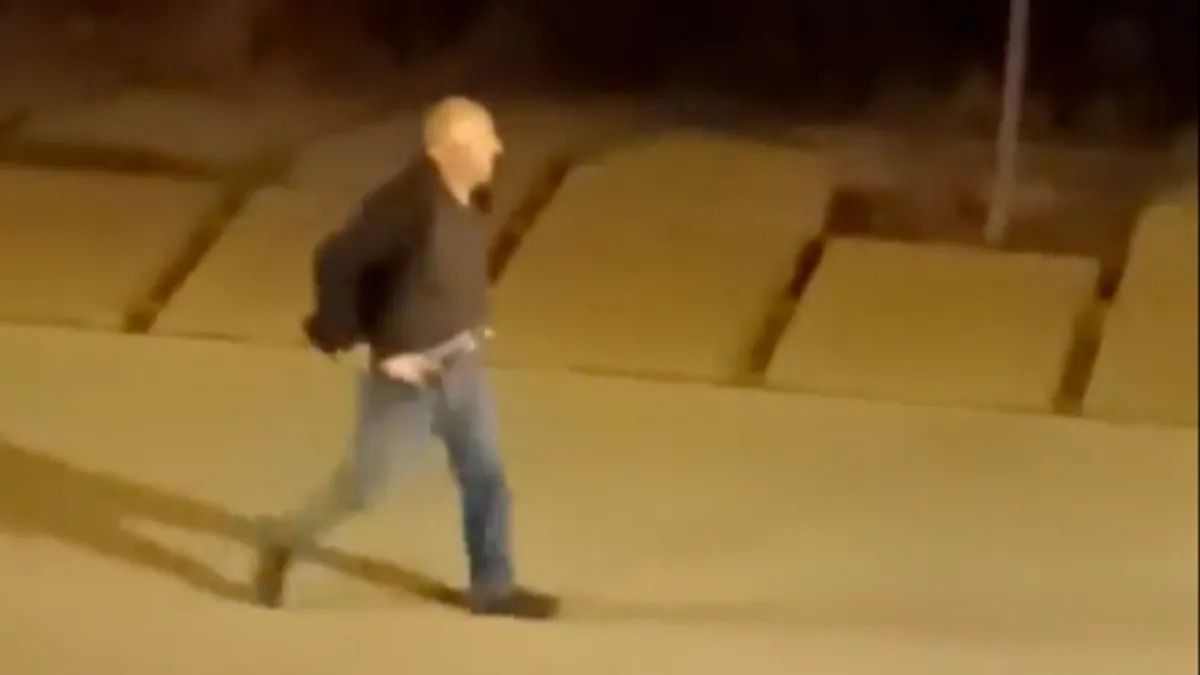 El hombre que se masturbó frente a dos chicas en Sevilla