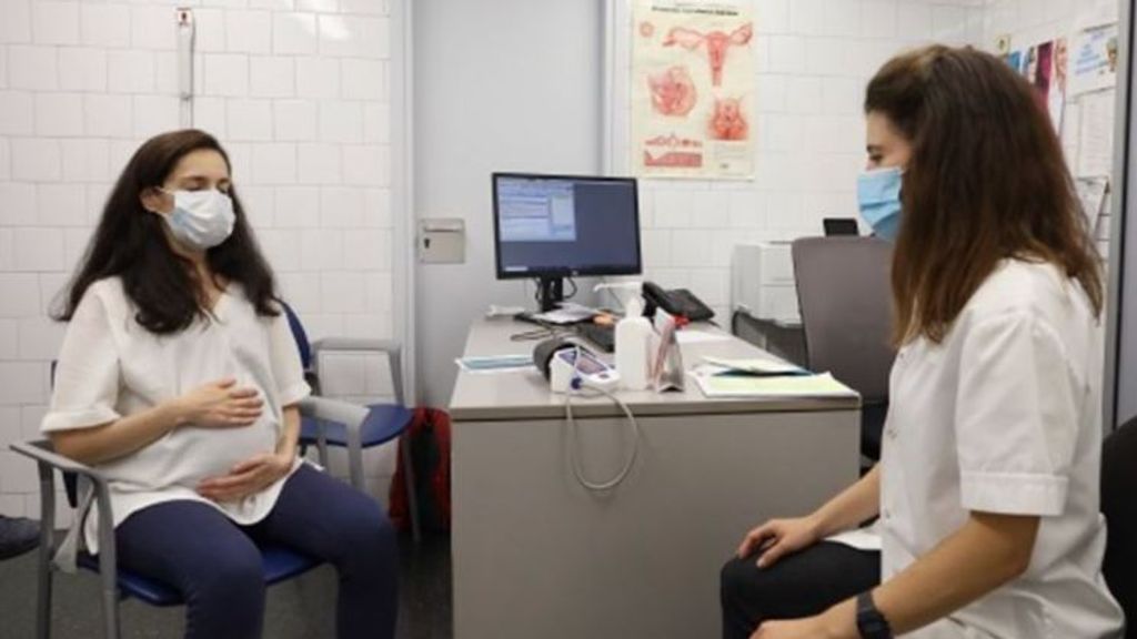 El Hospital del Mar, el primer centro de España que ofrece un programa de mindfulness para las mujeres embarazadas