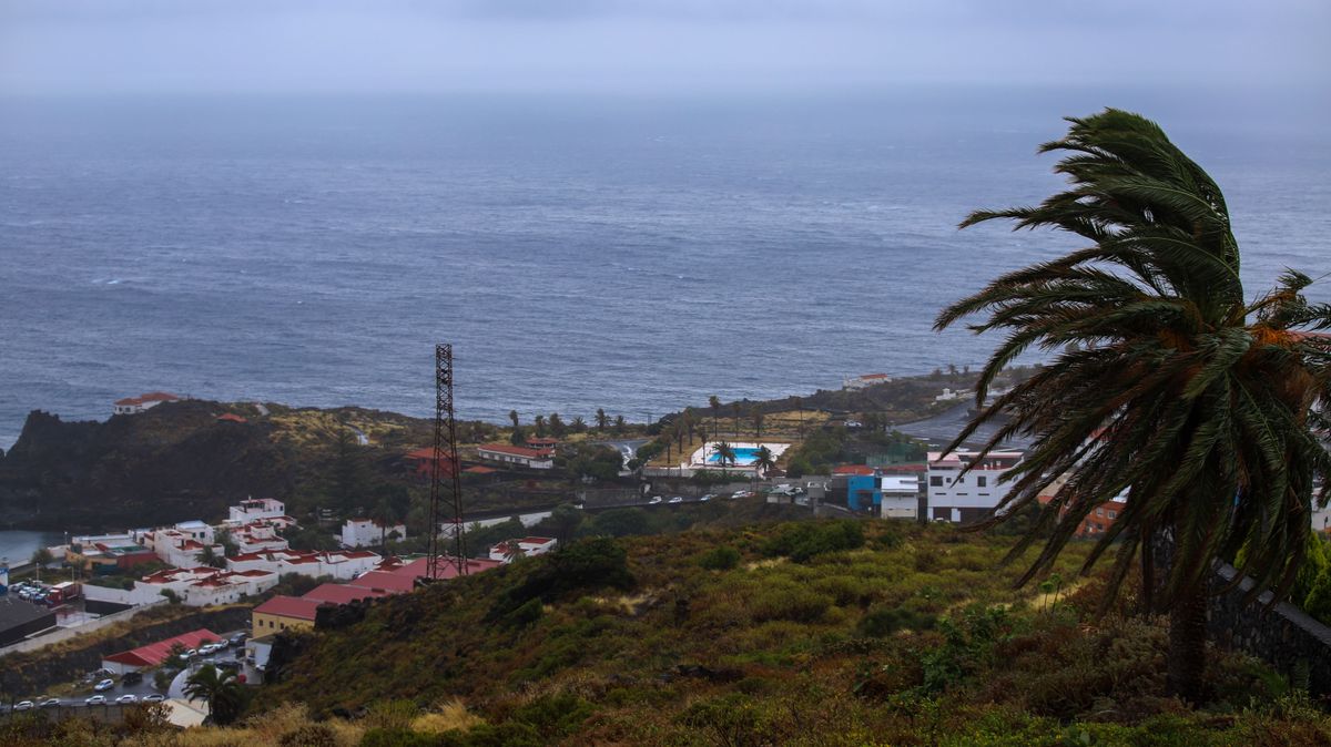 Óscar deja 37 litros en La Palma y rachas de viento de 95 km/h en Tenerife