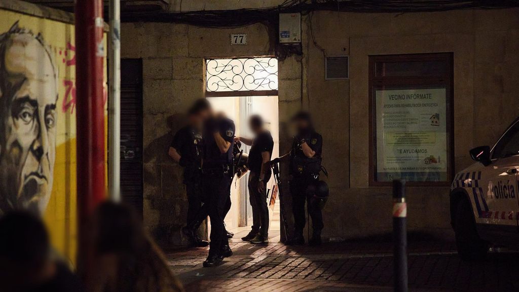 Atrincherada una familia en una casa de Miranda de Ebro tras un tiroteo