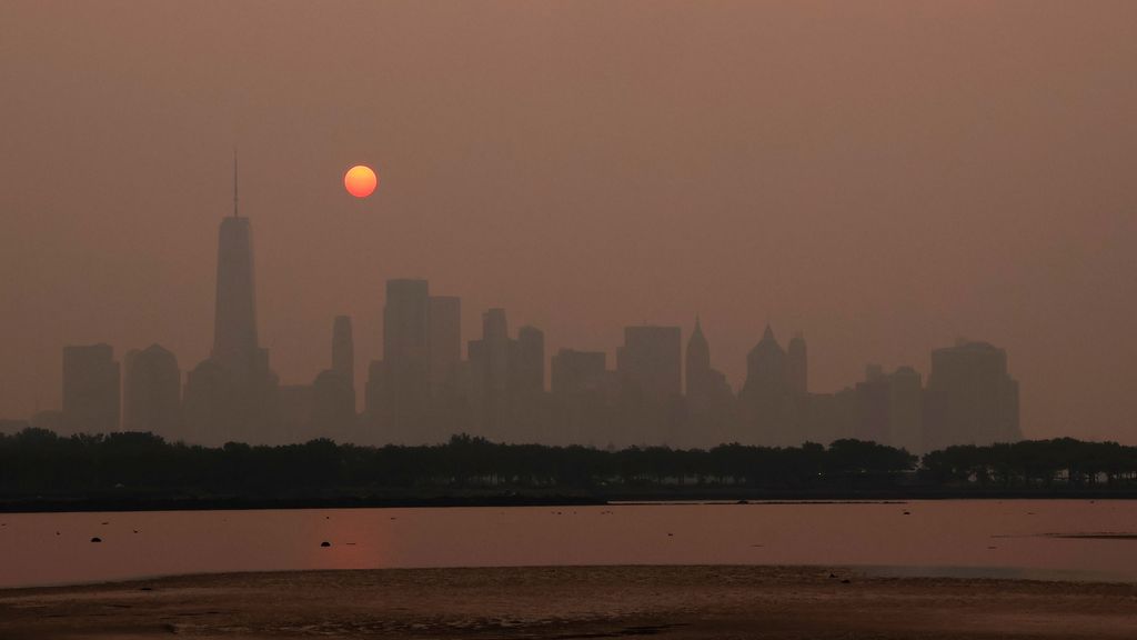 El humo de los incendios de Canadá oscurece Nueva York