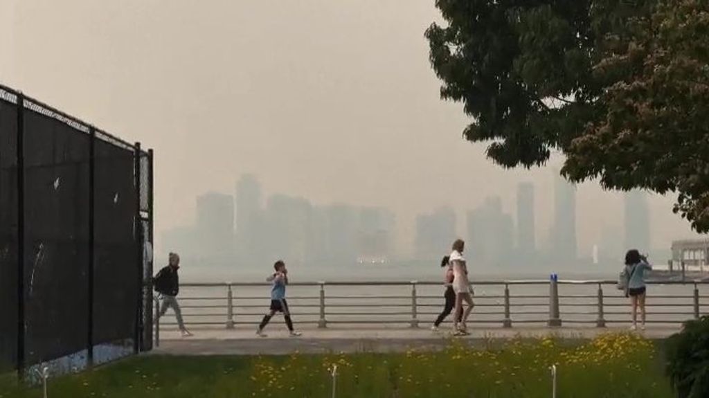 Las imágenes de Nueva York naranja por el humo de los incendios en Canadá