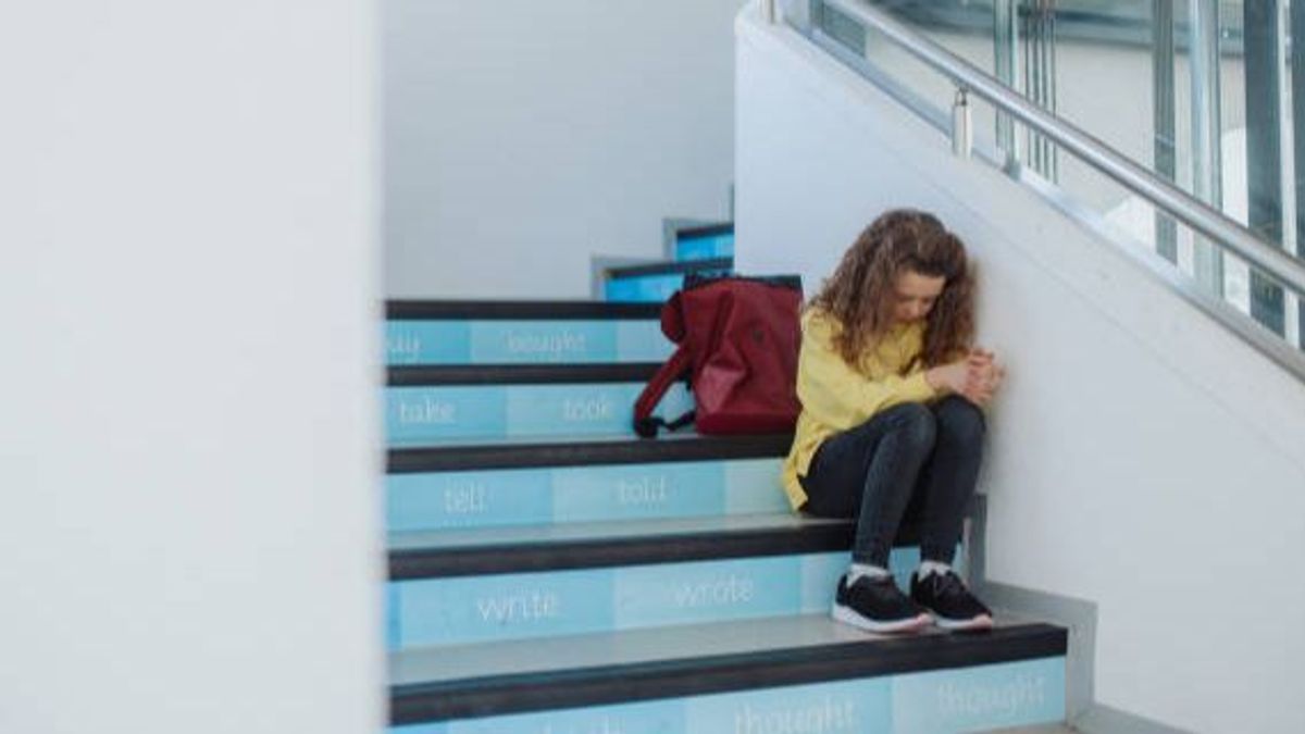 El suicidio de una niña de 13 años, víctima de acoso escolar, conmociona a Francia