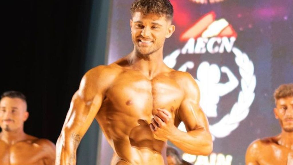 Ismael Nicolás presume de músculos y se convierte en campeón de culturismo en Valencia